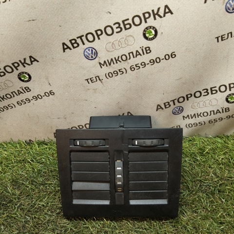 Решітка вентиляції салону в підлокітнику, задня 1Z0819203 VAG