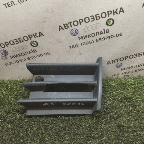 Решітка переднього бампера, ліва 1Z0853665 VAG