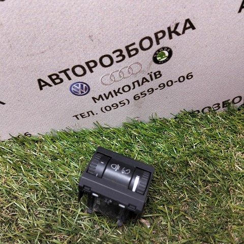 Кнопка коректора фар 1Z0941333 VAG