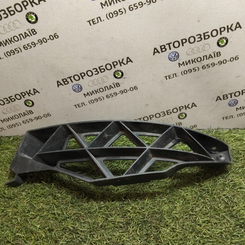 Напрямна заднього бампера, права 1Z5807394 VAG