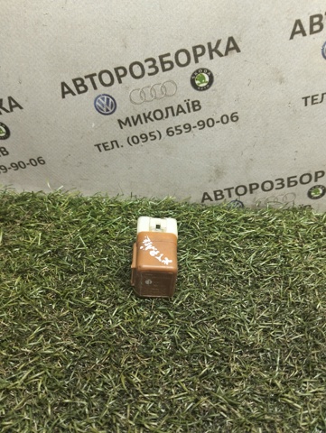 Реле протитуманної фари 2523079964 NISSAN