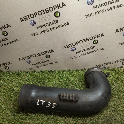 Патрубок повітряний, вихід з турбіни (наддув) 2D0145828A VAG