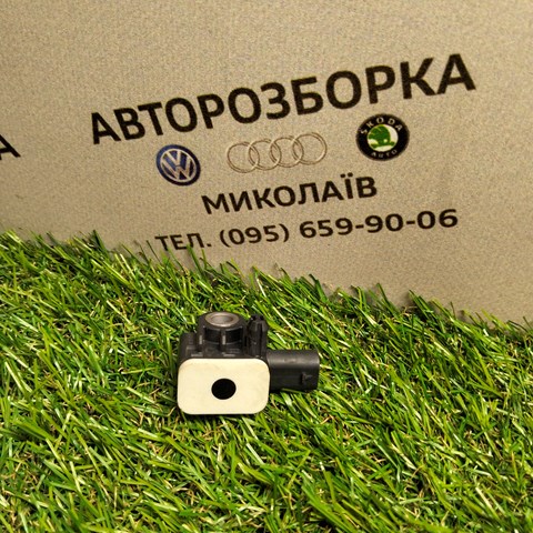 Датчик Ейрбег передній 2H0959351 VAG