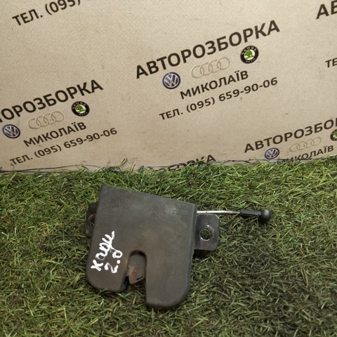 Замок задніх правих распашних дверей, нижній 2K0827506 VAG