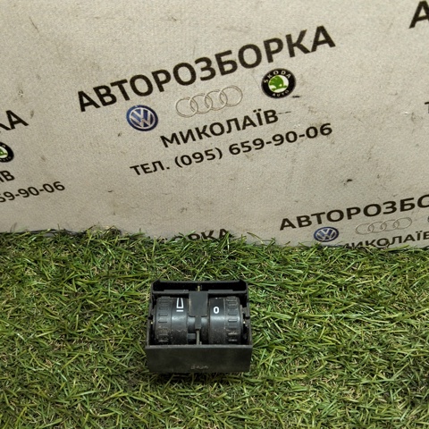 Кнопка коректора фар 2K0941333A VAG