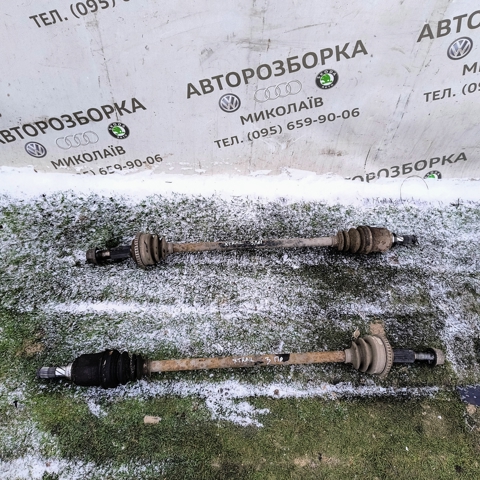 Привід задній 396008H510 NISSAN