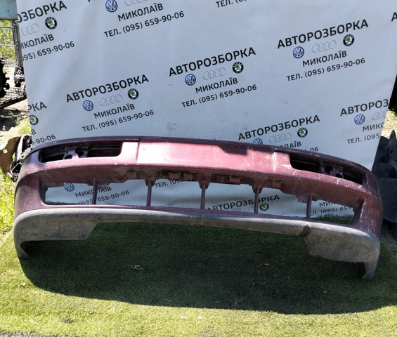 Бампер передній 3A0807217B VAG