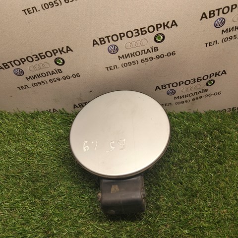 Лючок (дверцята) бензобака 3B0809857E VAG