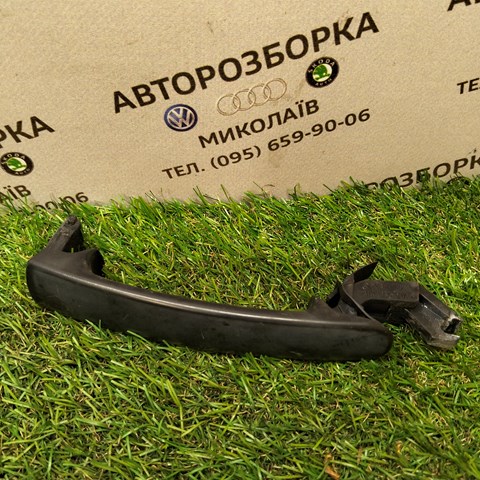Ручка передніх дверей, зовнішня 3B0837207 VAG