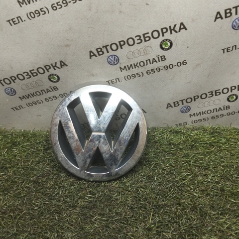 Емблема на решітку радіатора 3B0853601C VAG