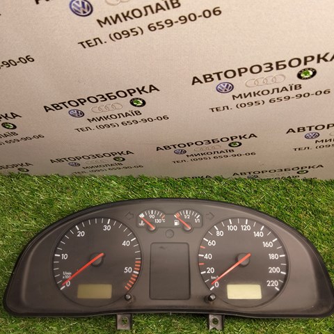 щиток приладу 3B0919881N VAG