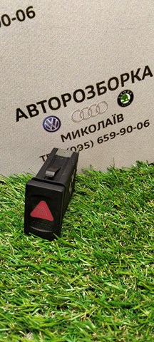 Кнопка включення аварійної сигналізації 3B0953235B VAG
