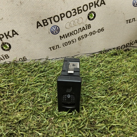 Кнопка вкл.обогрева сидіння 3B0963563C VAG