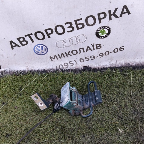 Дверний шарнір задній правий 3B4833412C VAG