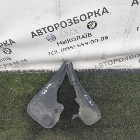 Бризковики задні, комплект 3C0075101A VAG