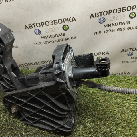 Циліндр зчеплення, головний 3C0721388B VAG