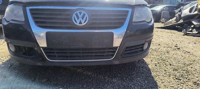 Бампер передній в зборі Volkswagen Passat B6