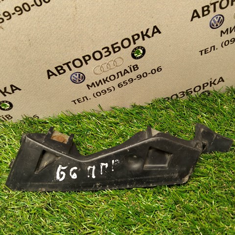 Кронштейн бампера переднього, правий 3C0807724 VAG