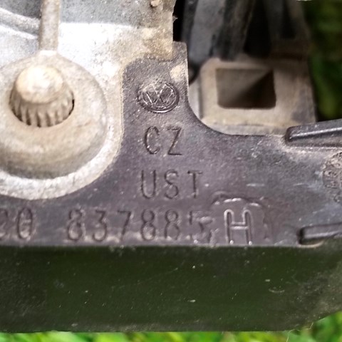 Тримач зовнішньої ручки дверей, передньої лівої 3C0837885H VAG