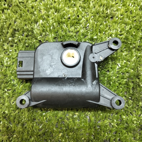 Мотор заслінки печі 3C0907511A VAG
