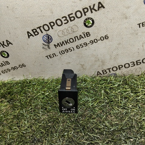 Замок відключення (деактивації) подушки безпеки пасажира 3C0919237 VAG
