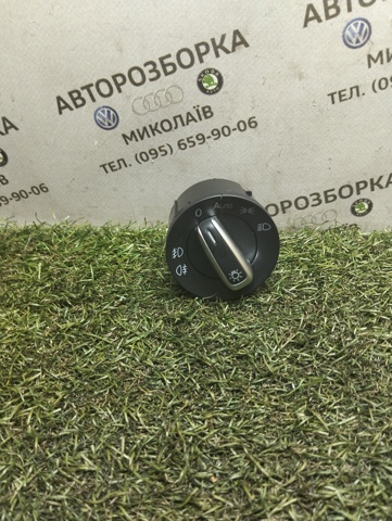 Перемикач світла фар, на "торпеді" 3C8941431A VAG