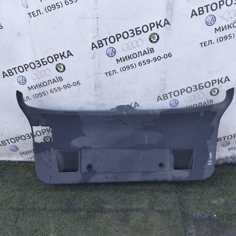 Пластик п'ятих дверей 3C9867605D VAG