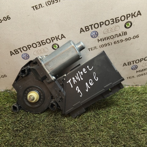 Моторчик склопідйомника двері задніх, лівих 3D0959795E VAG