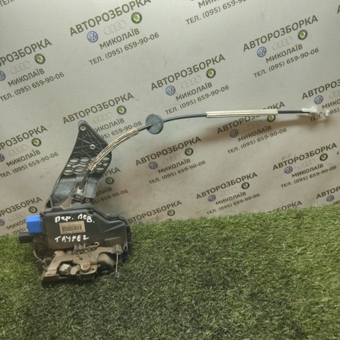 Замок водійських дверей 3D1837015A VAG