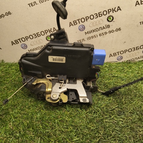 Замок двері правої передньої 3D1837016 VAG