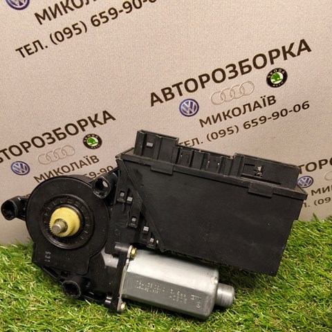 Мотор склопідйомника водійських дверей 3D1959793 VAG