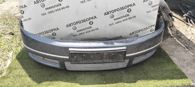 Бампер передній 3U0807221 VAG
