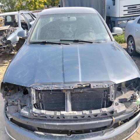 Капот 3U0823031B VAG