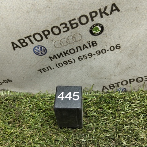 Реле обігріву заднього скла 3U0959627 VAG