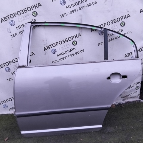 Двері пасажирськи задні ліві Skoda SuperB I