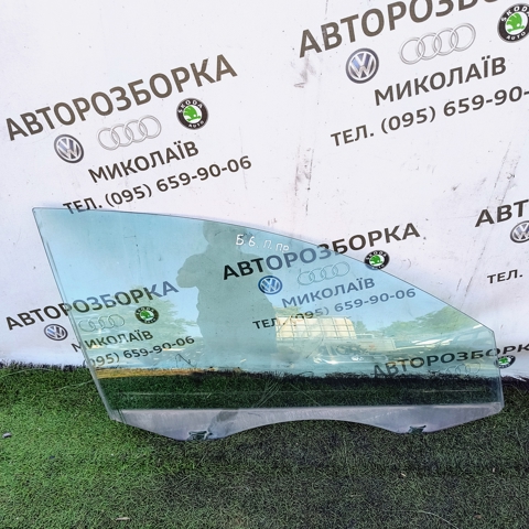 Скло пасажирських дверей 43R00082 VAG