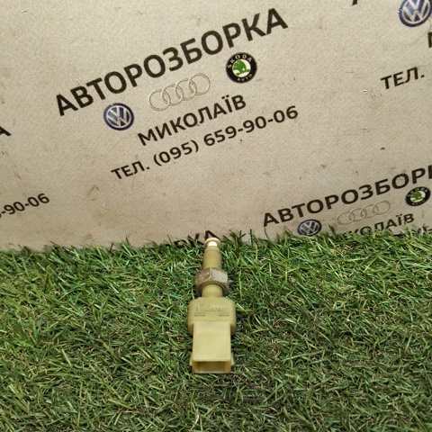 Датчик включення стопсигналу 443945515 VAG