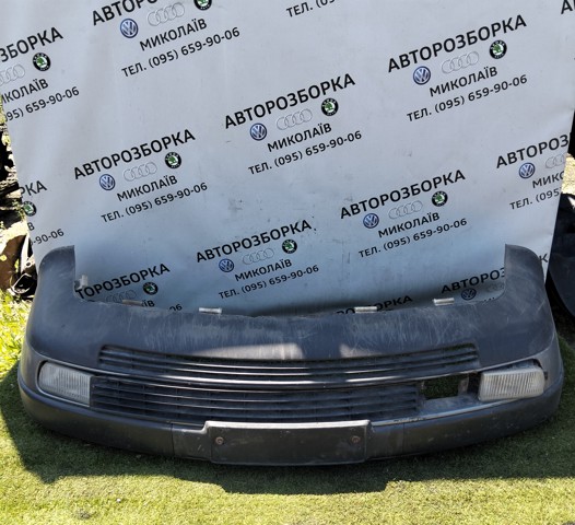 Бампер передній 4A0807101A VAG