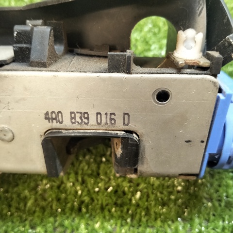 Замок задніх дверей, правих 4A0839016D VAG