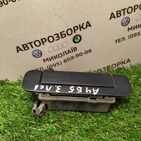 Ручка задніх дверей зовнішня, ліва 4A0839205 VAG