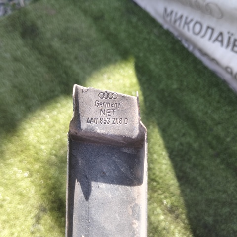 Вія (накладка) правої фари 4A0853208D VAG