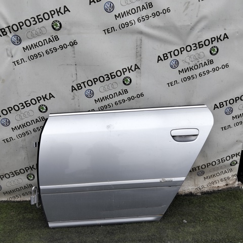 Двері задні 4B0833051 VAG