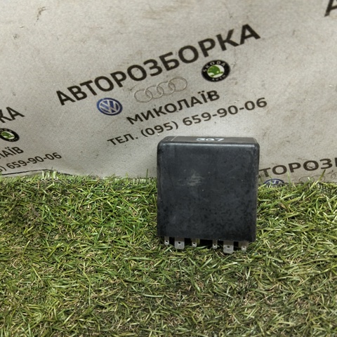 Автомобільні реле поворотів 4B0919471 VAG