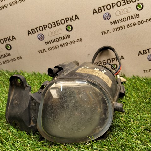 Права протитуманні фари 4B0941700A VAG