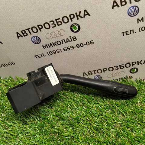 Перемикач підрульовий, правий 4B0953503E VAG