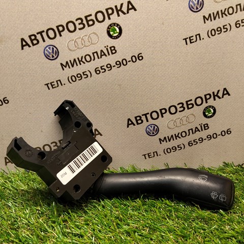 Перемикач підрульовий, правий 4B0953503F VAG
