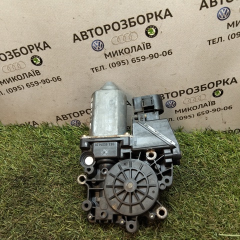 Мотор склопідйомника дверей задніх, лівих 4B0959801B VAG