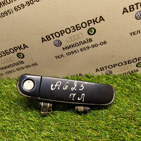 Тримач зовнішньої ручки дверей, задніх лівих 4B1837885 VAG