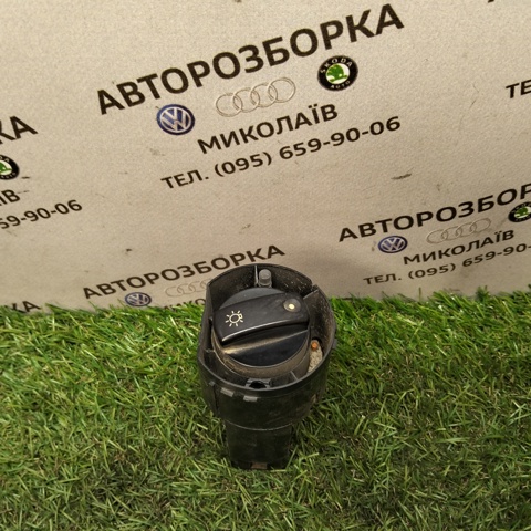 Перемикач світла фар, на "торпеді" 4B1941531E VAG
