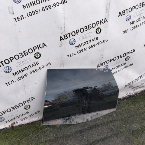 Скло заднє ліве 4B9845205B VAG